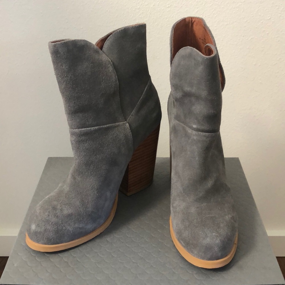 Grey suede boots with side split opening at ankle